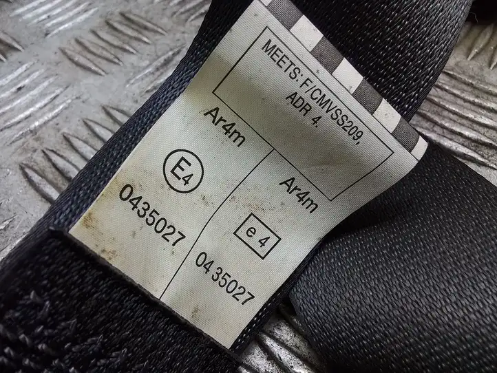 Lexus IS 220D-250-350 (2005 - 2010) 0435027 Центральный ремень безопасности — фото 4