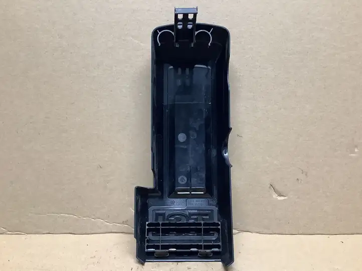Volkswagen Polo V 6R (2009 - 2015) 03F103935 Крышка двигателя декоративная — фото 2