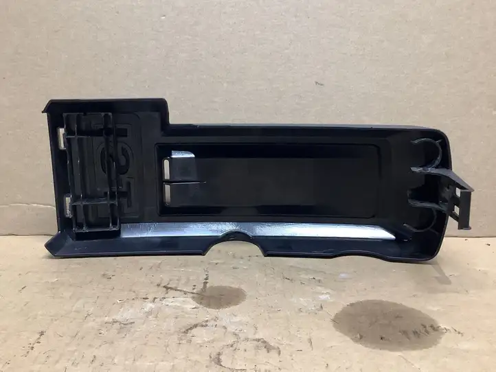 Volkswagen Polo V 6R (2009 - 2015) 03F103935 Крышка двигателя декоративная — фото 3