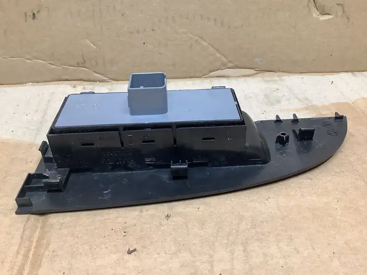 Seat Leon (1P) (2005 - 2012) 1P1867171A Кнопка стеклоподъемников — фото 2