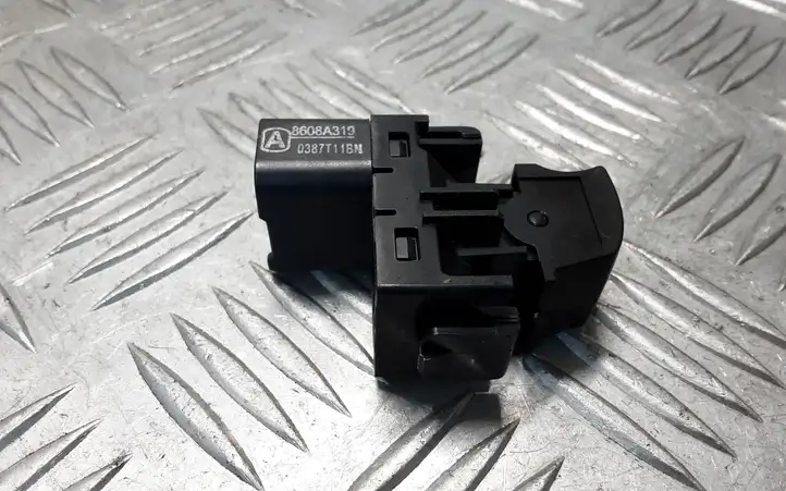Mitsubishi Outlander (2018 - 2021) 8608A319 Блок кнопок стеклоподъемников — фото 3