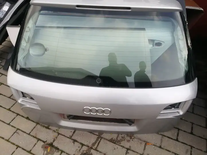 Audi A4 S4 B7 8E 8H (2004 - 2009) Крышка багажника — фото 1