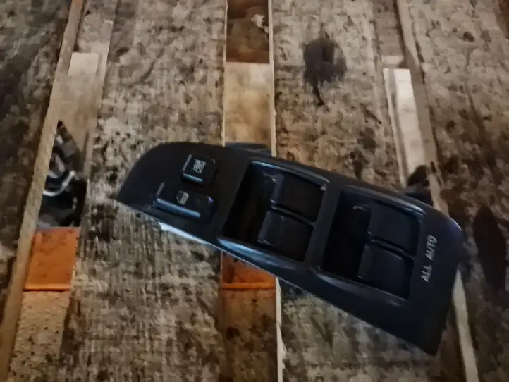 Toyota Avensis T250 (2006 - 2009) Блок кнопок стеклоподъемников — фото 3