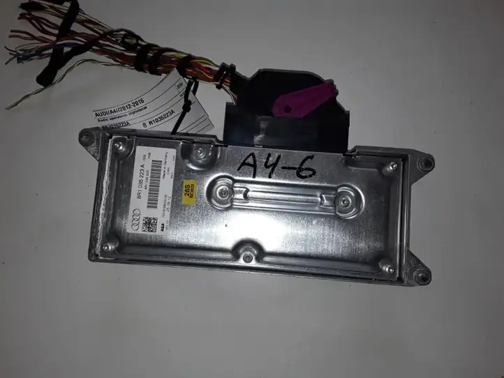Audi A4 S4 B8 8K (2011 - 2015) 8R1035223A Усилитель звука — фото 1
