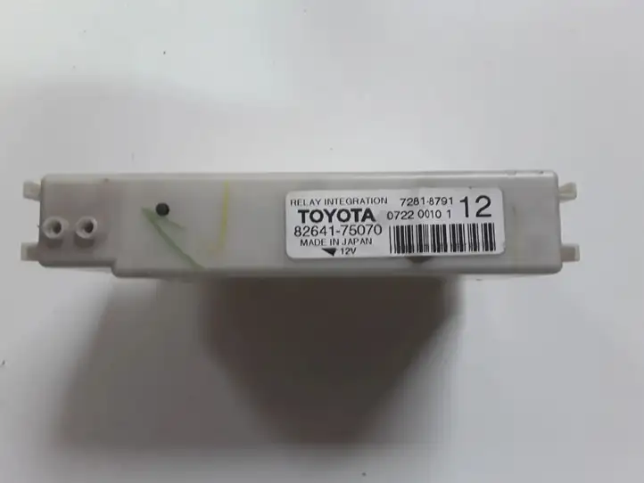 Toyota Prius (XW30) (2009 - 2015) 8264175070 Другое реле — фото 2