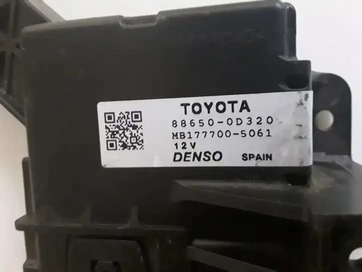 Toyota Yaris (2012 - 2014) 886500D320 Модуль управления кондиционером — фото 2