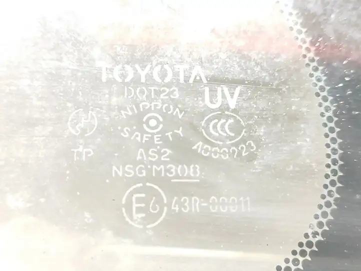Toyota RAV 4 (XA20) (2000 - 2005) 43R00011 Заднее боковое стекло — фото 4
