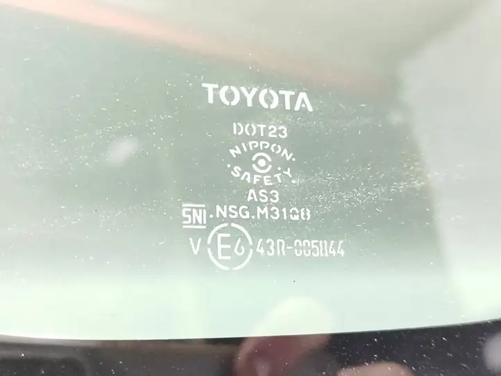 Toyota RAV 4 (XA50) (2018 - ) 43R005844 Заднее боковое стекло — фото 3