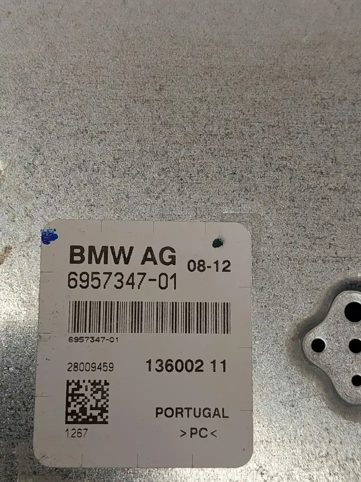 BMW 6 F12 F13 (2010 - 2018) 6957347 Усилитель антенны — фото 4