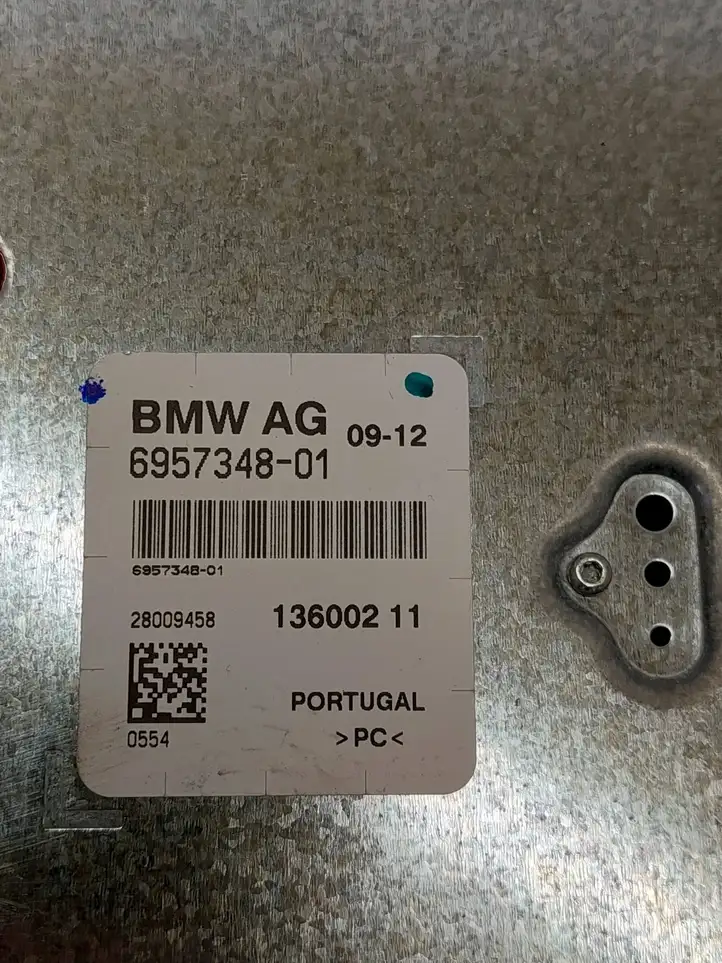 BMW 6 F12 F13 (2010 - 2018) 6957348 Усилитель антенны — фото 4