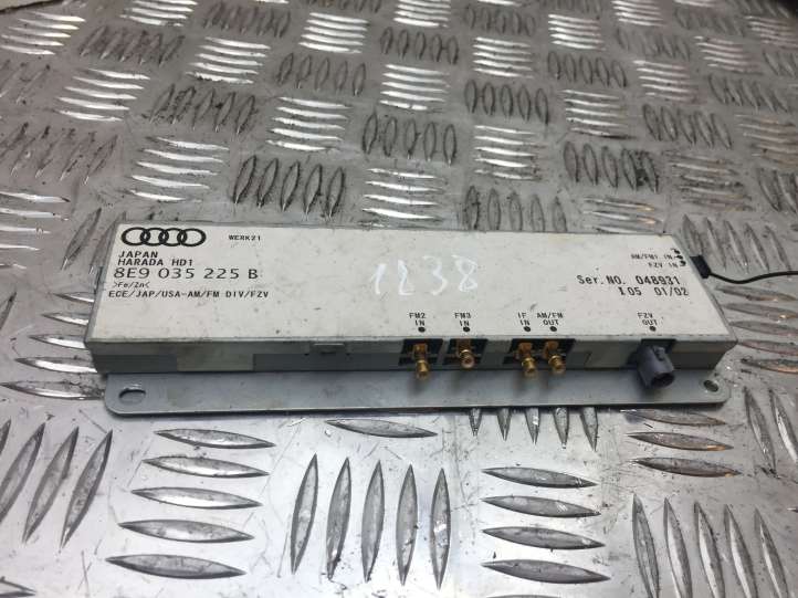 8E9035225B Audi A6 S6 C5 4B Antenos stiprintuvas