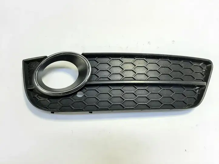 Audi A5 (2007 - 2011)  8T0807682 Нижняя решётка (из трех частей)