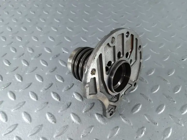 Volvo V60 (2013 - 2018)  7M5R184526CA Другая часть коробки передач