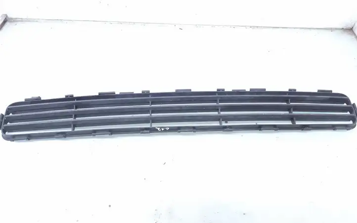 Toyota Avensis T250 (2006 - 2009) 5311205060C Нижняя решетка переднего бампера — фото 1