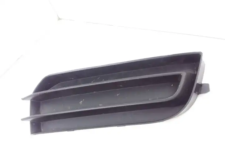 Audi A1 (2010 - 2014) 8X0807682 Нижняя решетка переднего бампера — фото 1