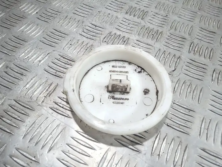 Land Rover Range Rover (2005 - 2009)  6750010 Крышка топливного бака