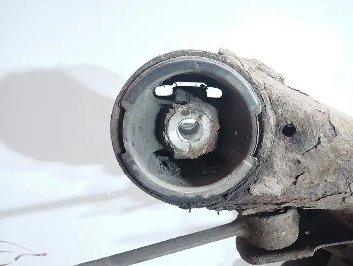 Land Rover Range Rover (2005 - 2009)   Задняя траверса