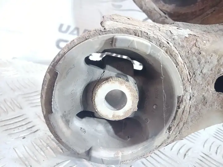 Land Rover Range Rover (2005 - 2009)   Задняя траверса