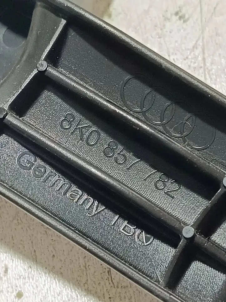 Audi A5 8T 8F (2011 - 2016) 8K0857782 Прочие детали салона — фото 3