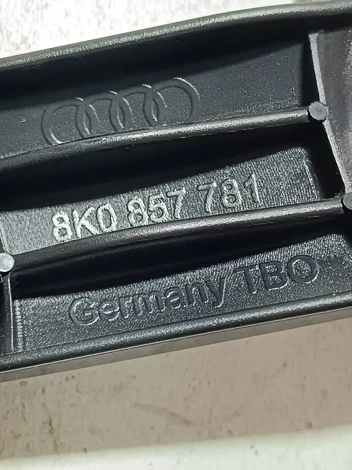 Audi A5 8T 8F (2011 - 2016) 8K0857781 Прочие детали салона — фото 3
