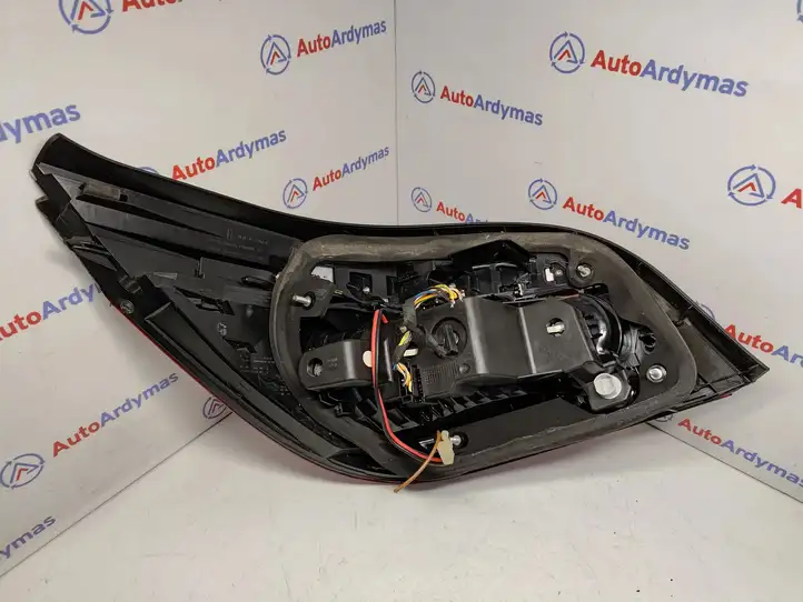 BMW 5 E60 E61 (2004 - 2010) 63217177282 Задний фонарь в кузове — фото 3