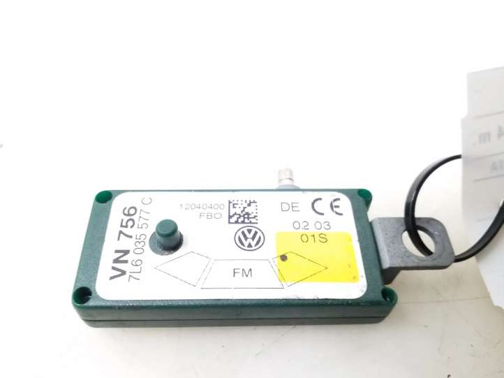 7L6035577C Volkswagen Touareg I Antenos stiprintuvas