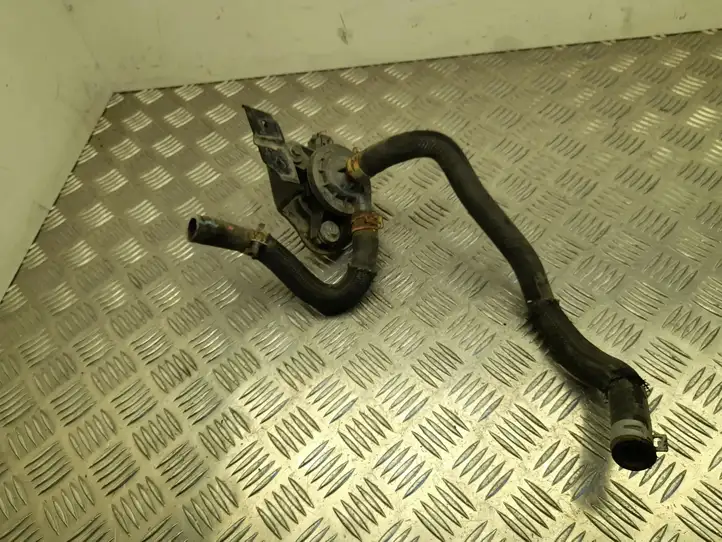 Toyota RAV 4 (XA40) (2012 - 2018) G904048010 Циркуляционный насос Webasto — фото 1