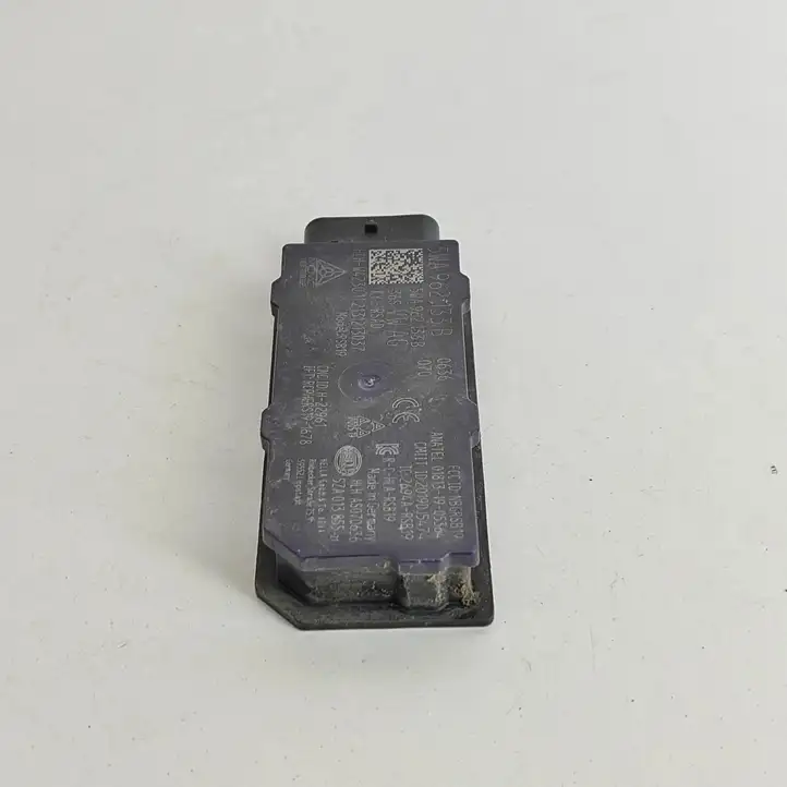 Audi A3/S3 8Y (2020 - ) 5WA962133B Антенна бесключевого доступа — фото 2