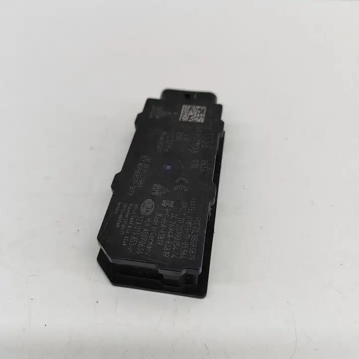 Audi A3/S3 8Y (2020 - ) 5WA962133B Антенна бесключевого доступа — фото 2