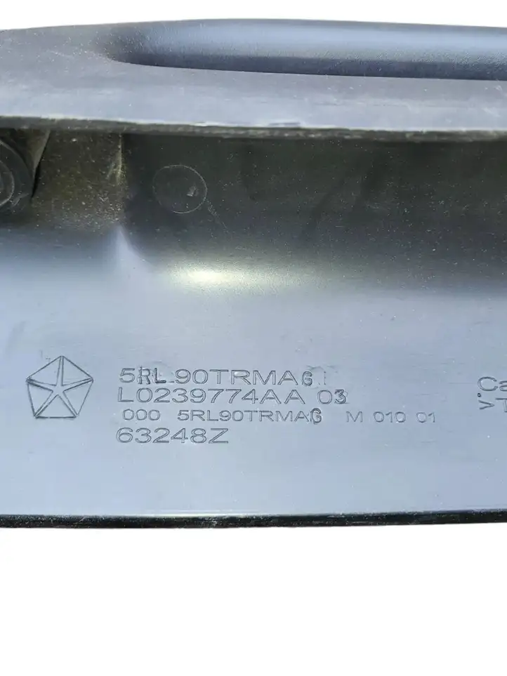Chrysler Pacifica (2003 - 2008) L0239774AA Прочие детали салона — фото 3