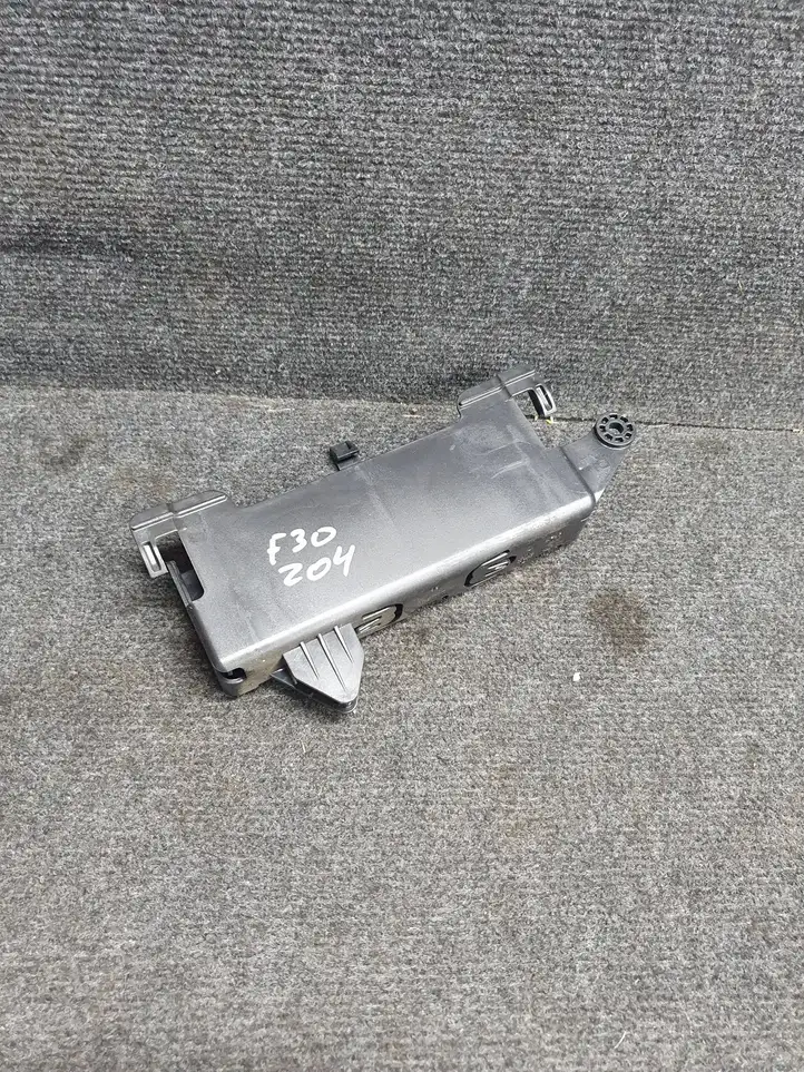 BMW 3 F30 F35 F31 (2012 - 2018) 9232798 Прочие внешние детали — фото 1