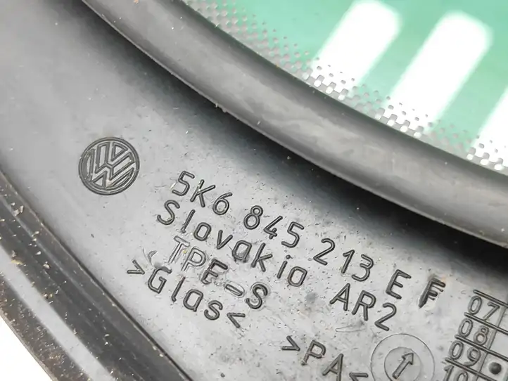 Volkswagen Golf VI (2009 - 2013) 5K6845213E Форточка двери — фото 4