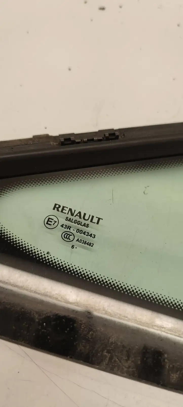 Renault Espace V (RFC) (2015 - 2019) 43R-004343 Треугольное стекло кузова — фото 4
