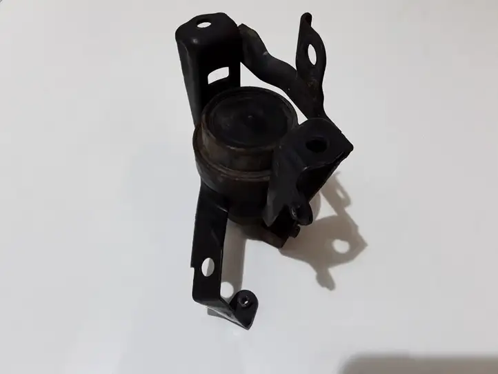 Toyota Avensis T250 (2006 - 2009) 23L5 Опора двигателя — фото 1