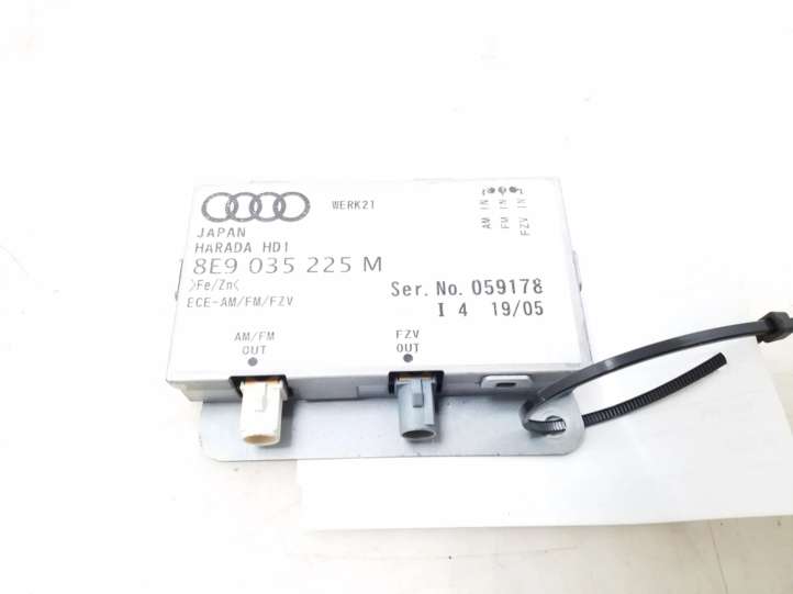 8E9035225M Audi A4 S4 B7 8E 8H Antenos stiprintuvas