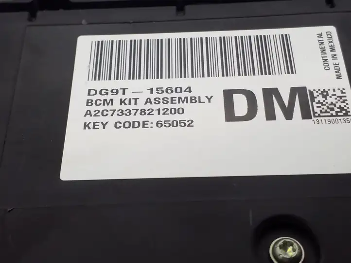 Ford Fusion II (2013 - ) DG9T15604DM Блок управления электропитанием — фото 3