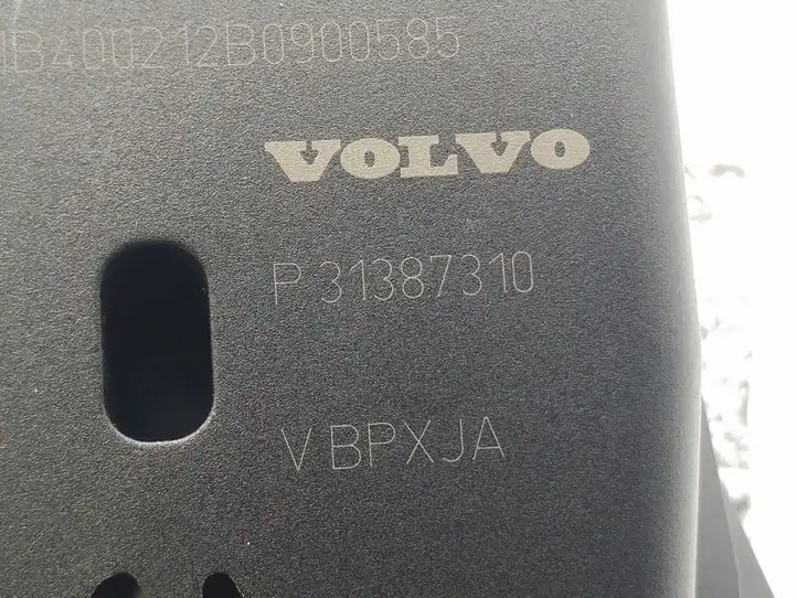Volvo S60 (2010 - 2013) 31387310 Камера в лобовом стекле — фото 4