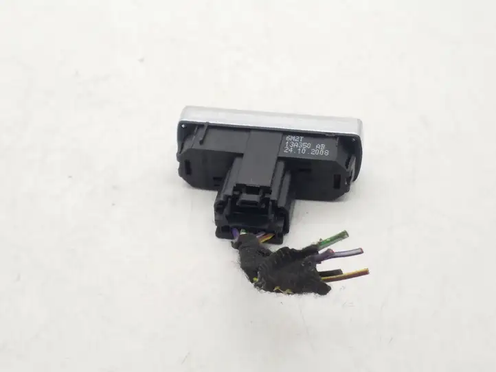 Ford Mondeo MK IV (2007 - 2014) 6M2T13A350AB Включатель аварийных фонарей — фото 2