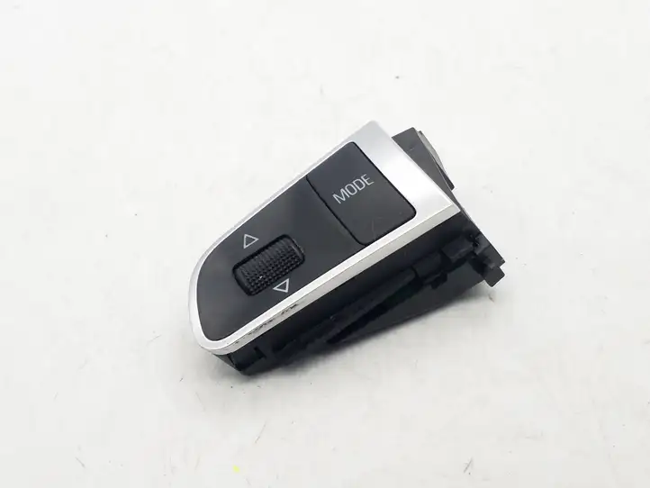 Audi A4 S4 B8 8K (2007 - 2011) 4E0951527AH Кнопки на рулевом колесе — фото 1