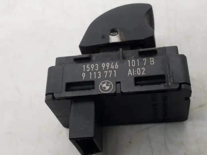 BMW 5 E60 E61 (2004 - 2010) 9113771 Кнопка стеклоподъемников — фото 3