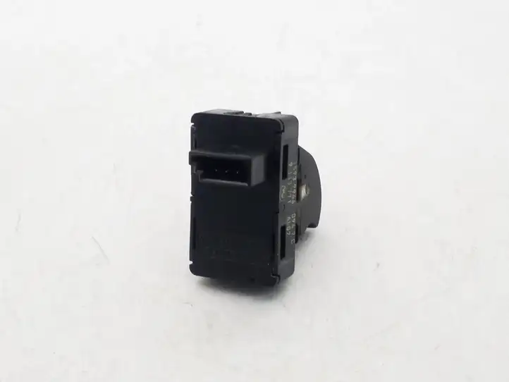 BMW 5 E60 E61 (2004 - 2010) 9113771 Кнопка стеклоподъемников — фото 2