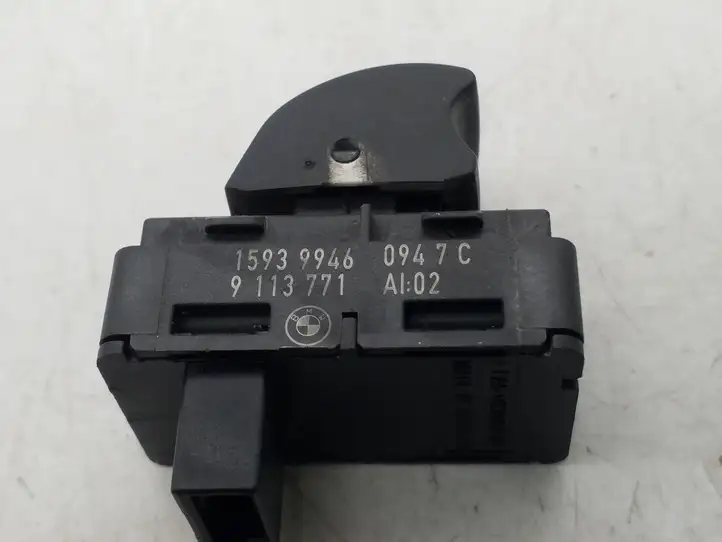 BMW 5 E60 E61 (2004 - 2010) 9113771 Кнопка стеклоподъемников — фото 4