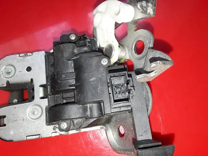 Seat Exeo (3R) (2008 - 2013) 8K9827505A Замок крышки багажника — фото 5