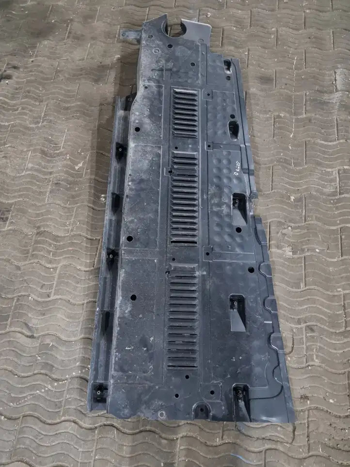 Seat Exeo (3R) (2008 - 2013) 3R0825206 Боковая защита днища — фото 1