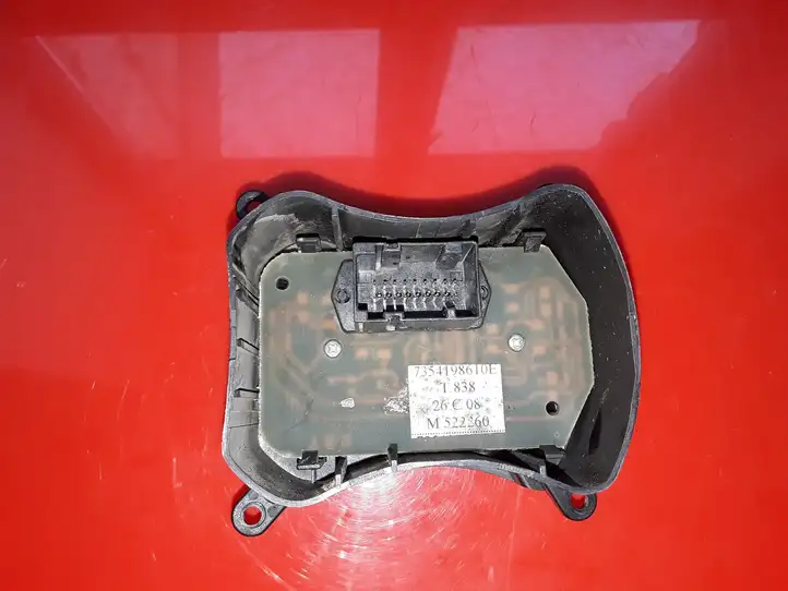 Fiat Doblo (2000 - 2009) 7354198610E Включатель аварийных фонарей — фото 4