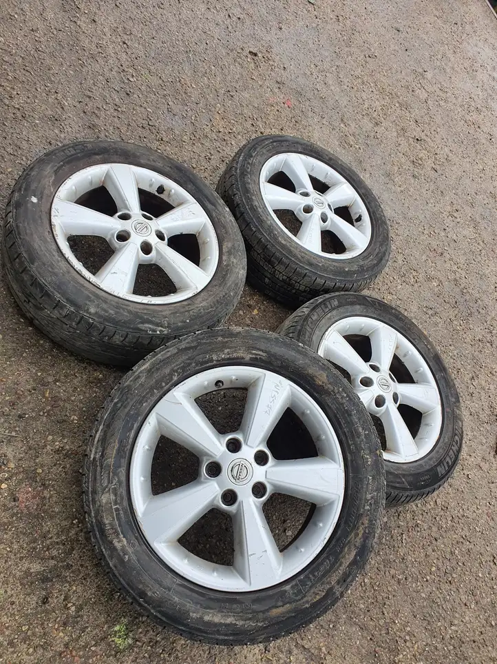 Nissan Qashqai (2006 - 2010) Легкосплавный колесный диск R17 — фото 1
