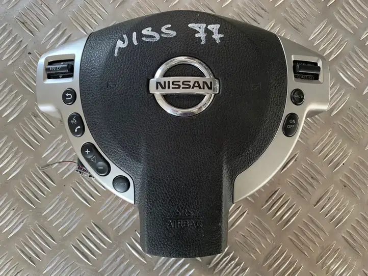 Nissan Qashqai (2006 - 2010) Подушка безопасности руля — фото 1