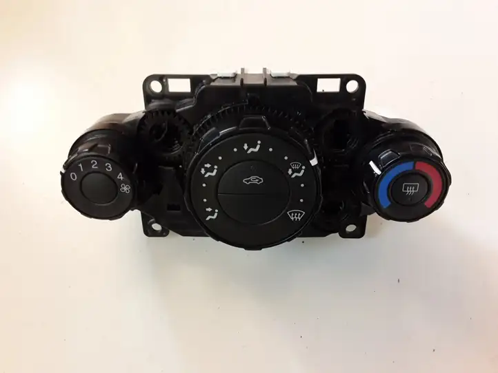 Ford Fiesta (2013 - 2017) 8A6118549 Блок управления кондиционером — фото 1