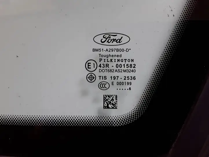 Ford Focus (2015 - 2019) BM51A297B00D Заднее боковое стекло — фото 2