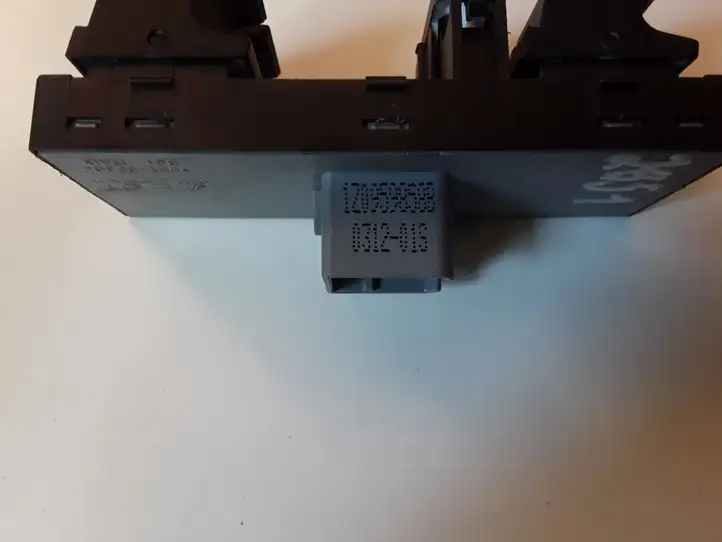 Skoda Octavia Mk2 (1Z) (2004 - 2013) 1Z0959858B Блок кнопок стеклоподъемников — фото 3